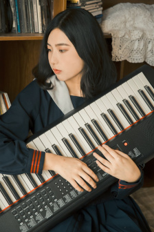 女保险公司推销员5